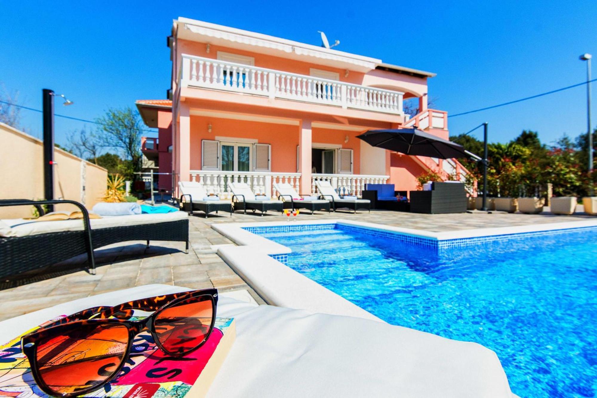 Family Friendly Pool House Ana - Happy Rentals 比比涅 外观 照片